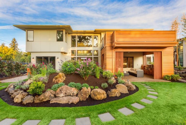 30 Landscaping Concepts for Your Home’s Surroundings