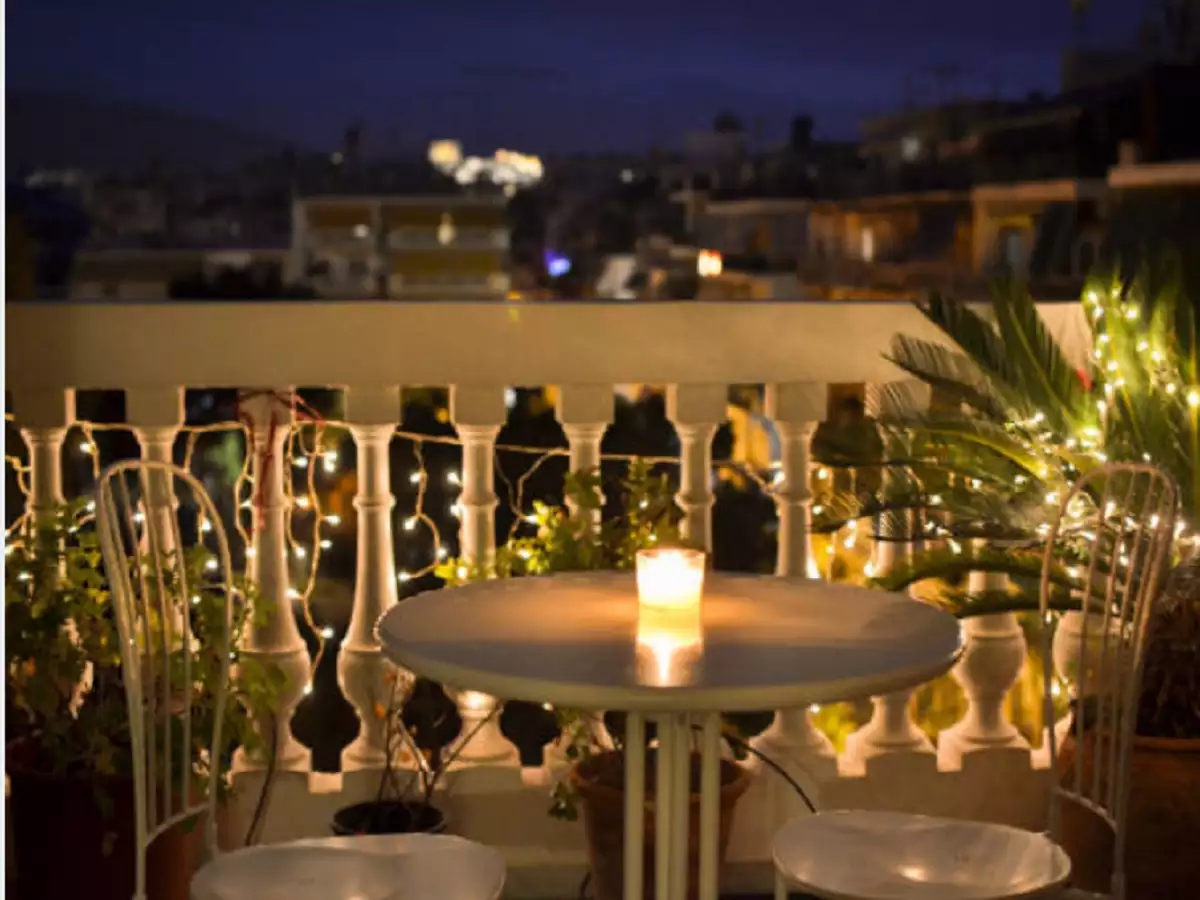 Balcony Light-Up with Candles