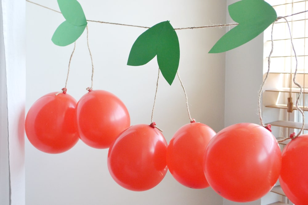 Cherry Ballon Party Garland