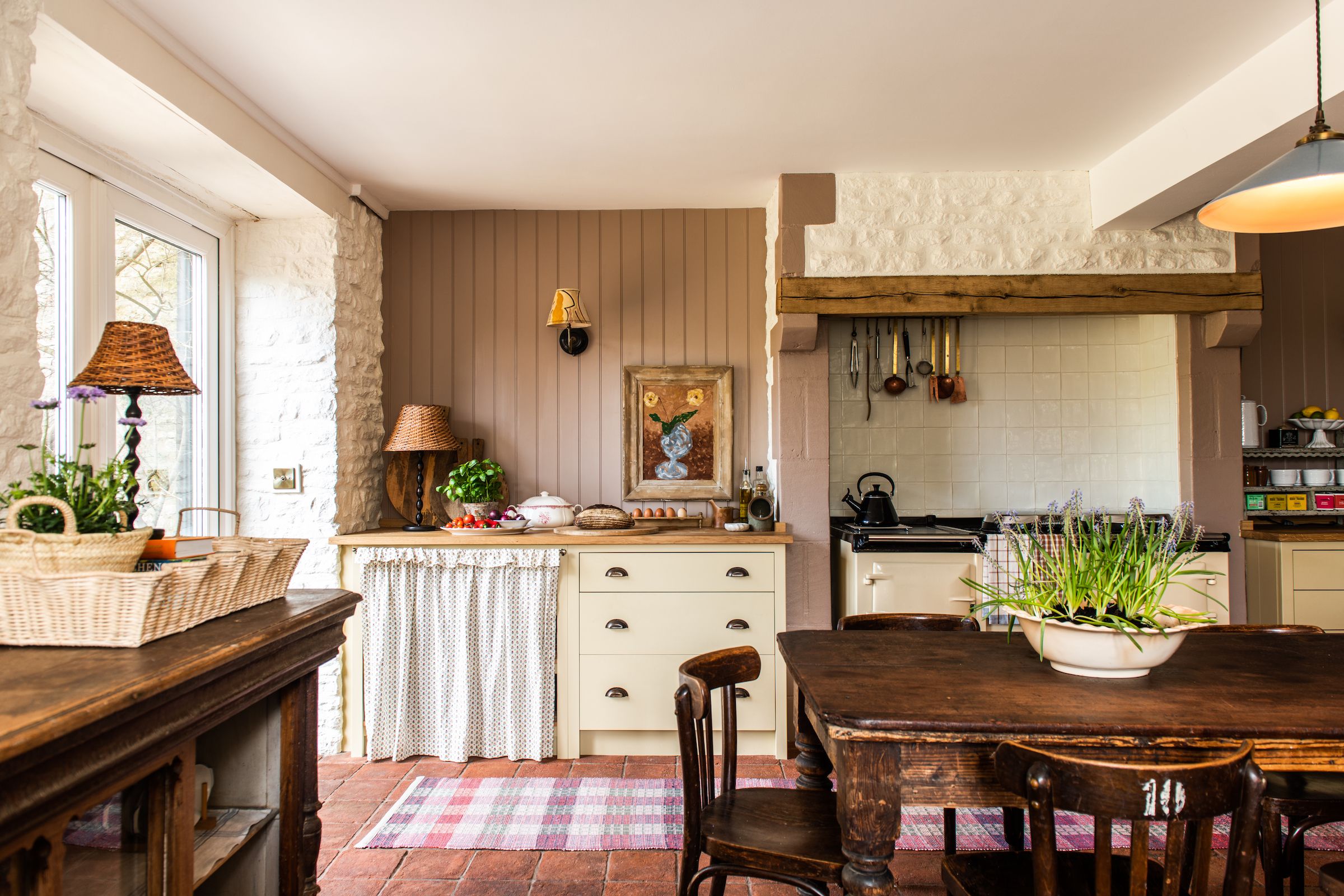 Chic British Kitchen Style