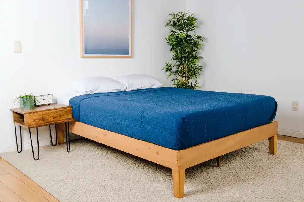 Easy DIY Platform Bed Frame Build .jpg