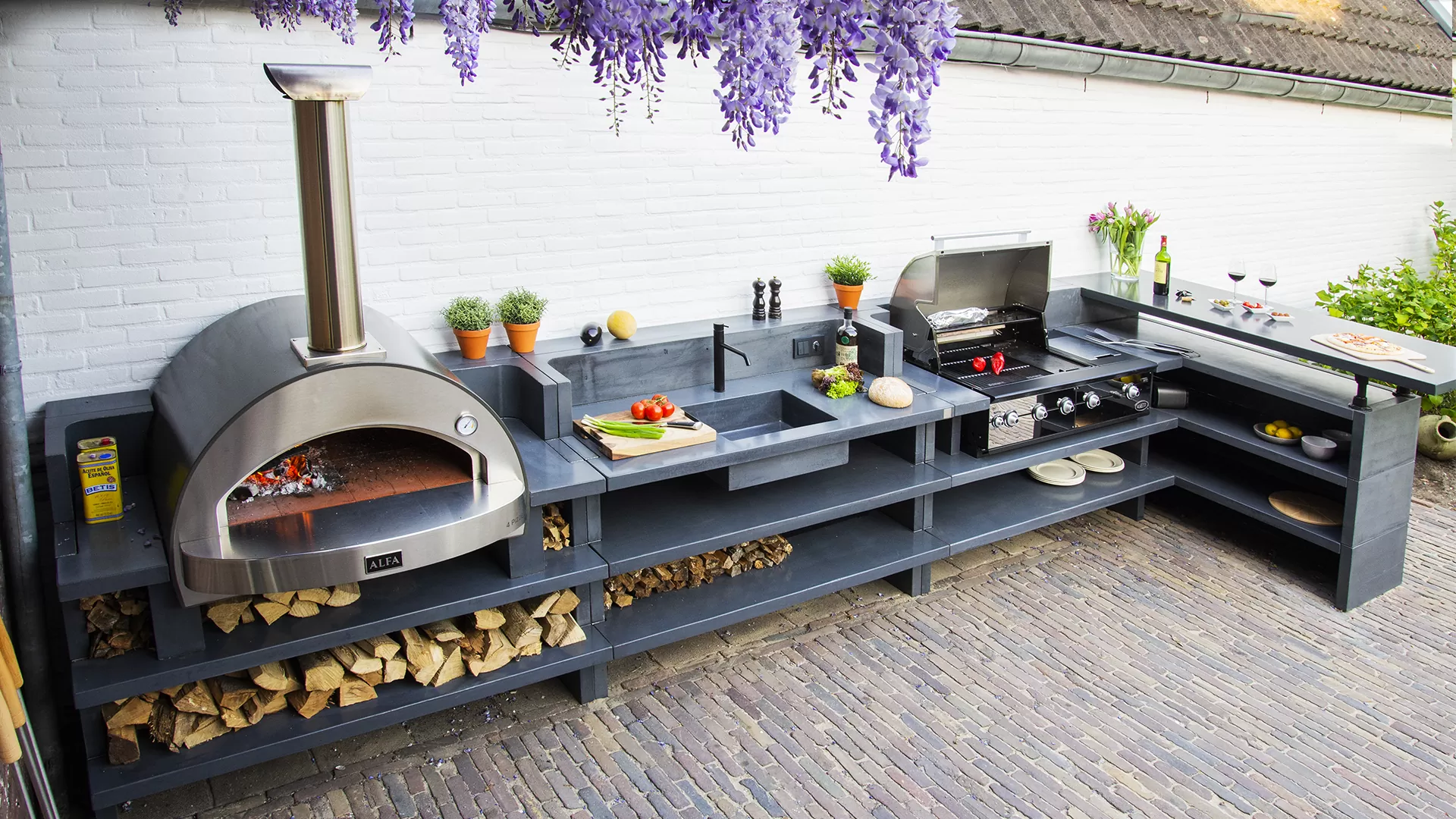 Enjoy Cooking with An Outdoor Kitchen .jpg