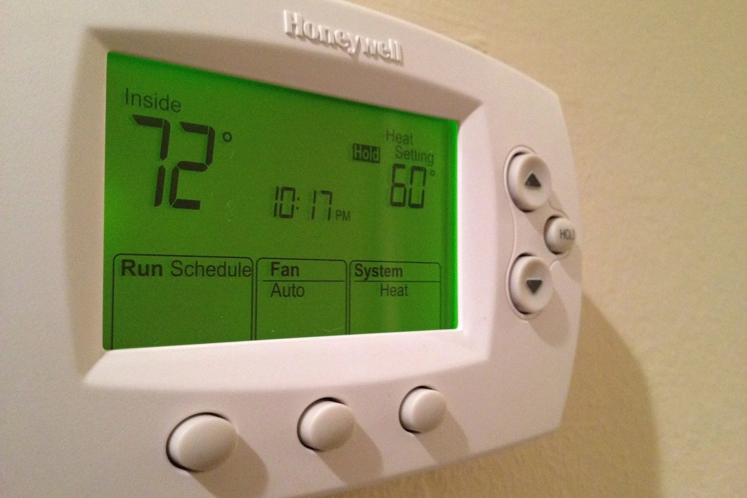 Resetting a Programmable Honeywell Thermostat .jpg