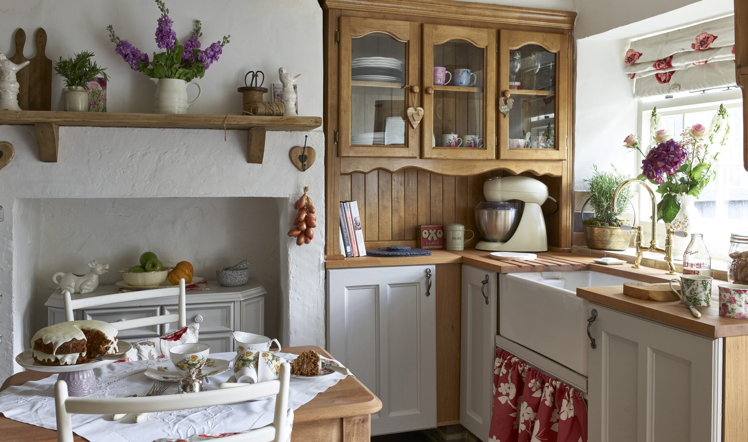 Step into Vintage-Inspired Kitchens