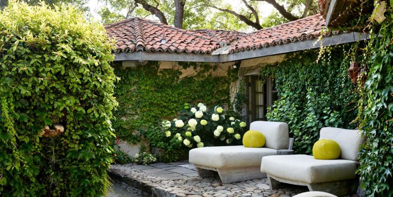 20 Amazing Garden Wall Ideas to Upgrade Your Home