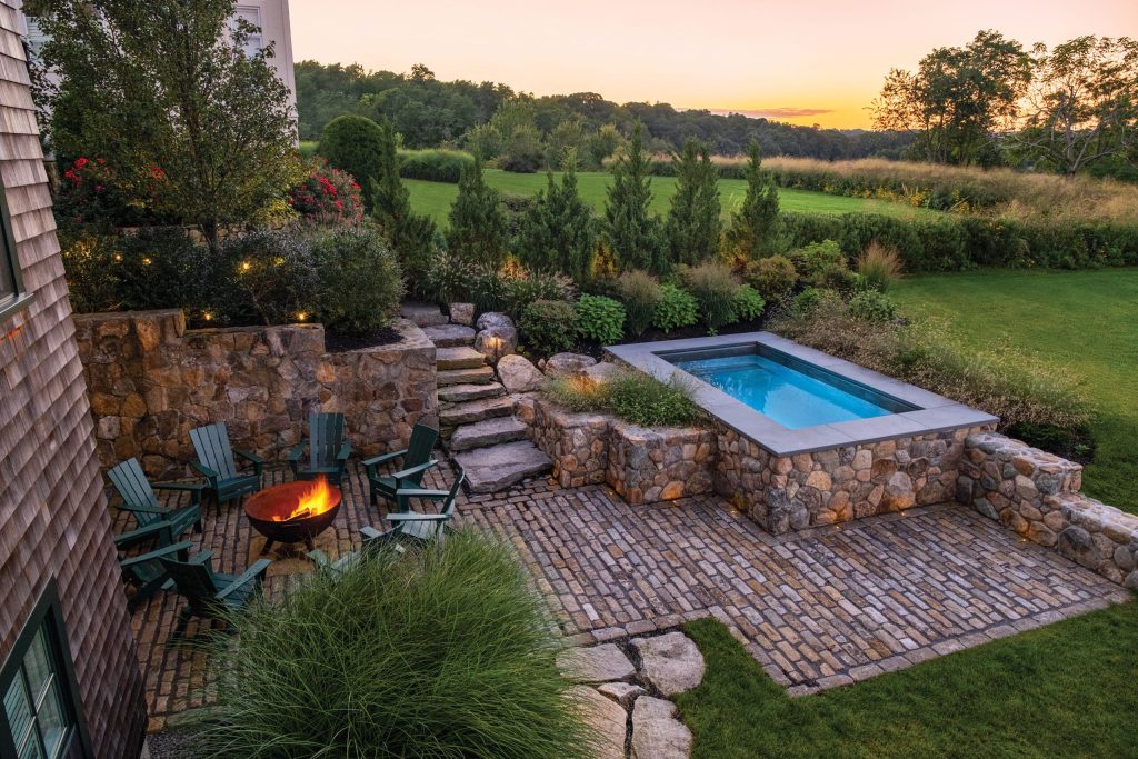 Gorgeous Small Inground Pools for Your Backyard