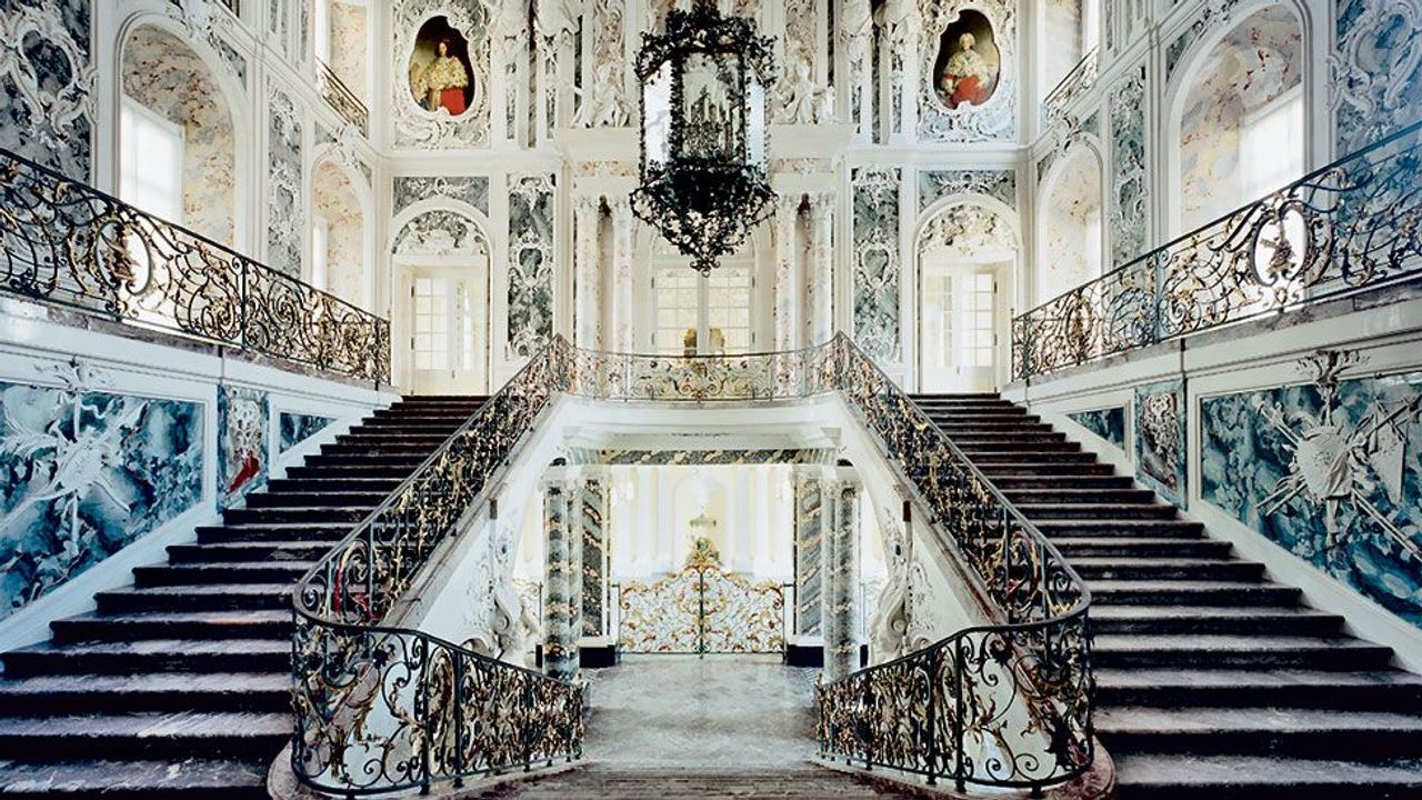 Grand Staircases 