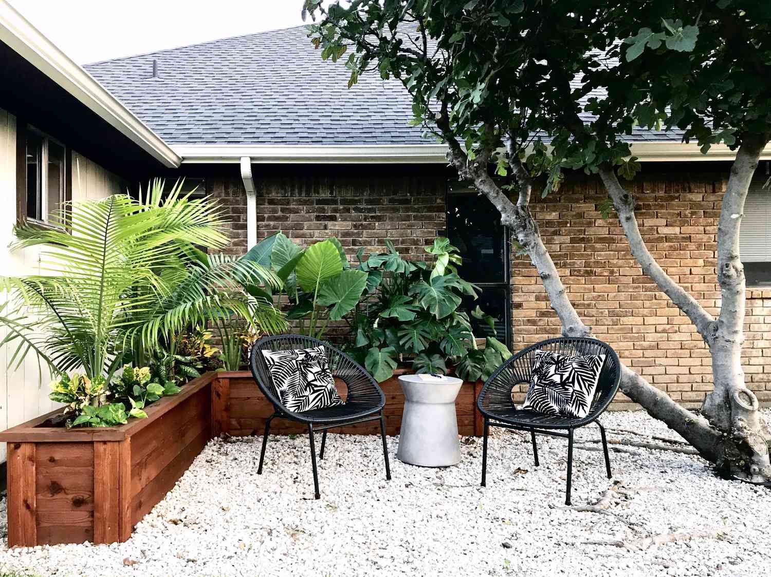 Small Rock Corner Garden with Seating Arrangement