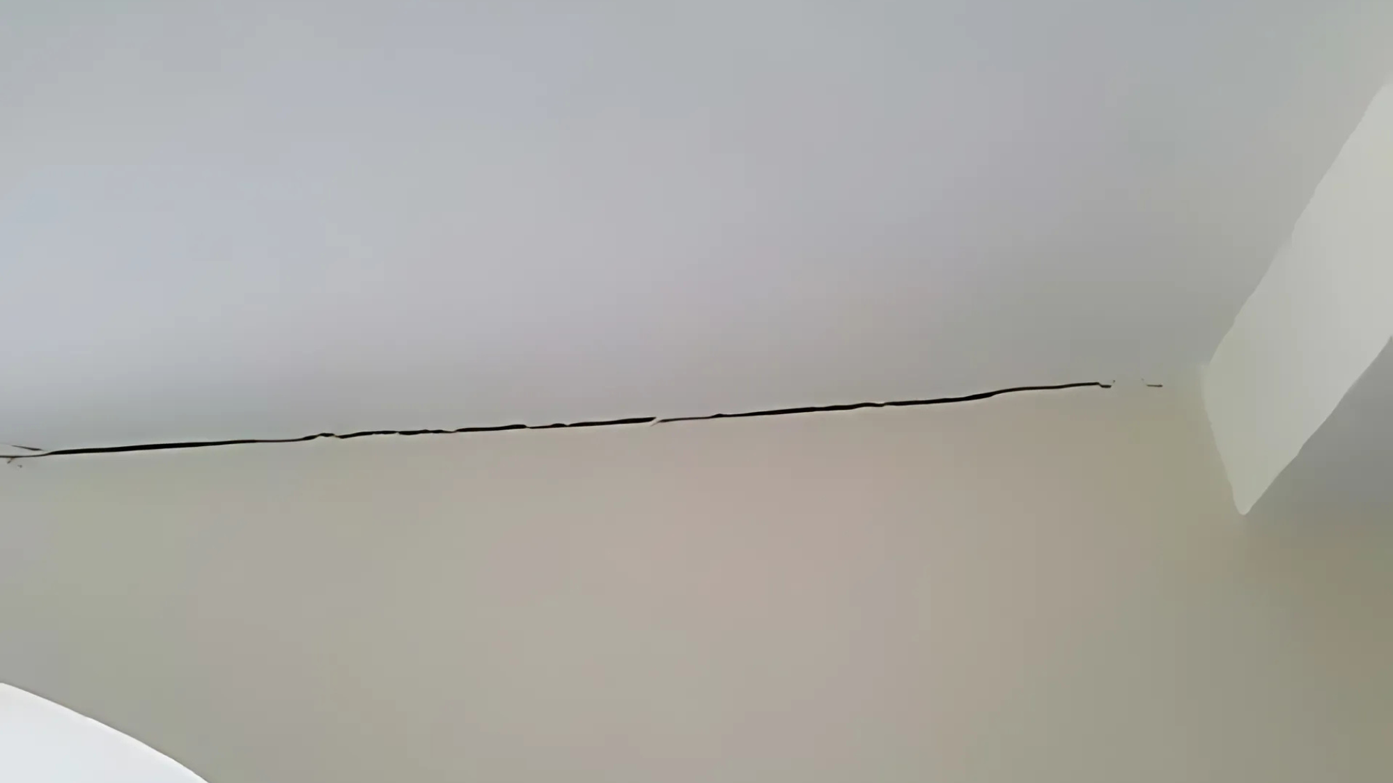 Corner_Cracks