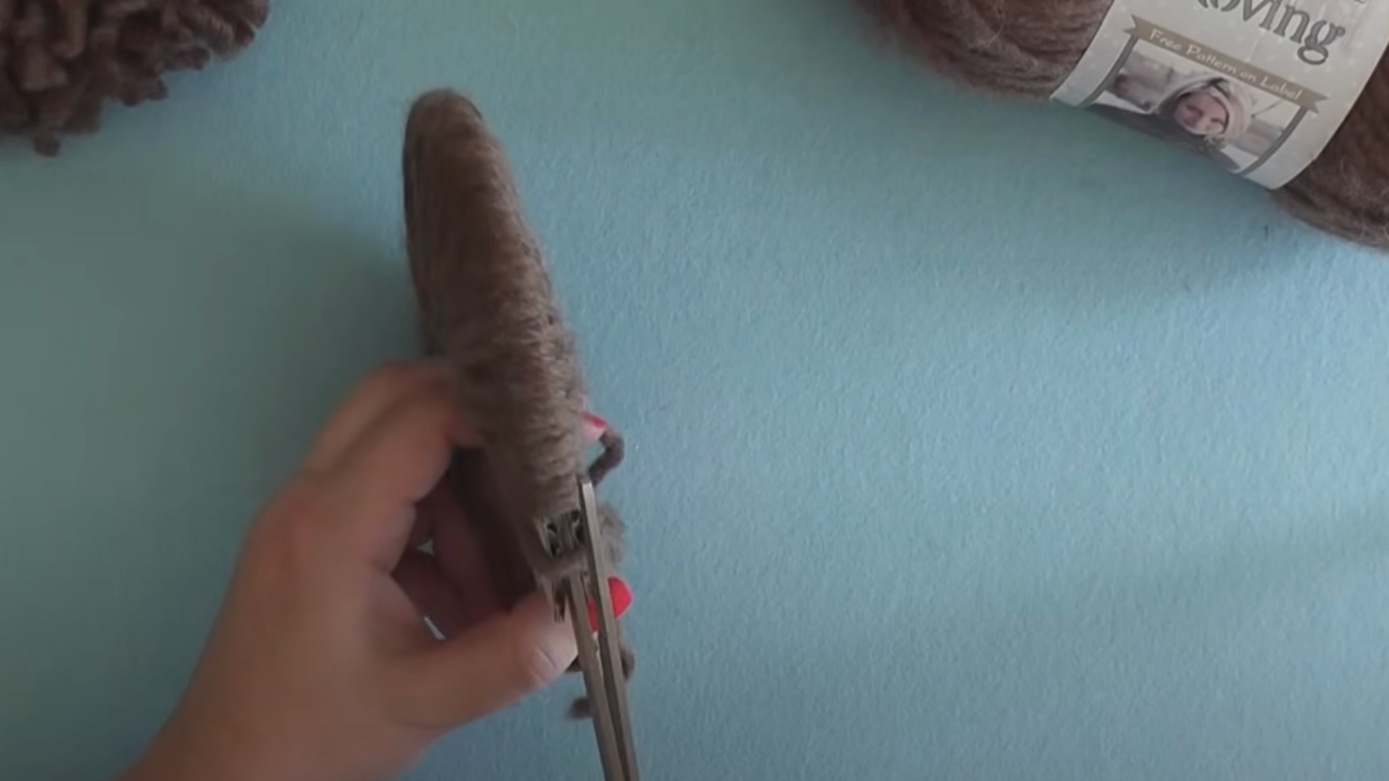 Step_5_Cut_the_Yarn_Loops